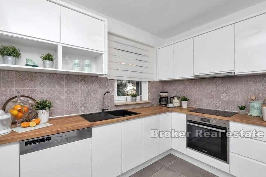 Makarska - Dwupokojowy apartament z widokiem na morze