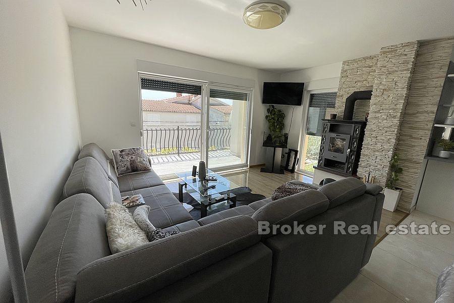 Blízko Split - Samostatne stojaci apartmánový dom