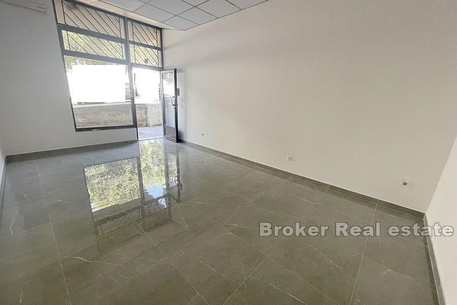 Spalato, Bol - Locale ufficio in affitto vicino alla strada