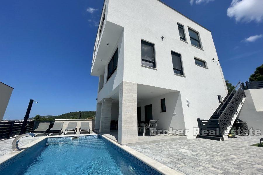 Vodice - Dvojna vila s pogledom na more