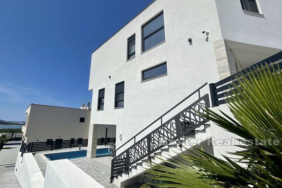 Vodice - Villa jumelée avec vue mer