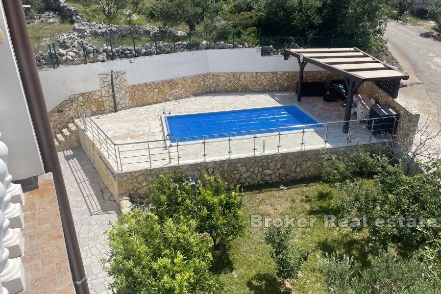 Rogoznica - Freistehendes Haus mit Schwimmbad