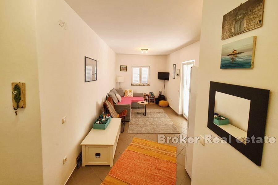 Rogoznica - Sonniges Apartment mit einem Schlafzimmer