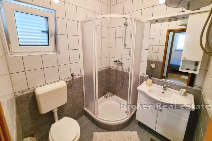 Rogoznica - Sonniges Apartment mit einem Schlafzimmer