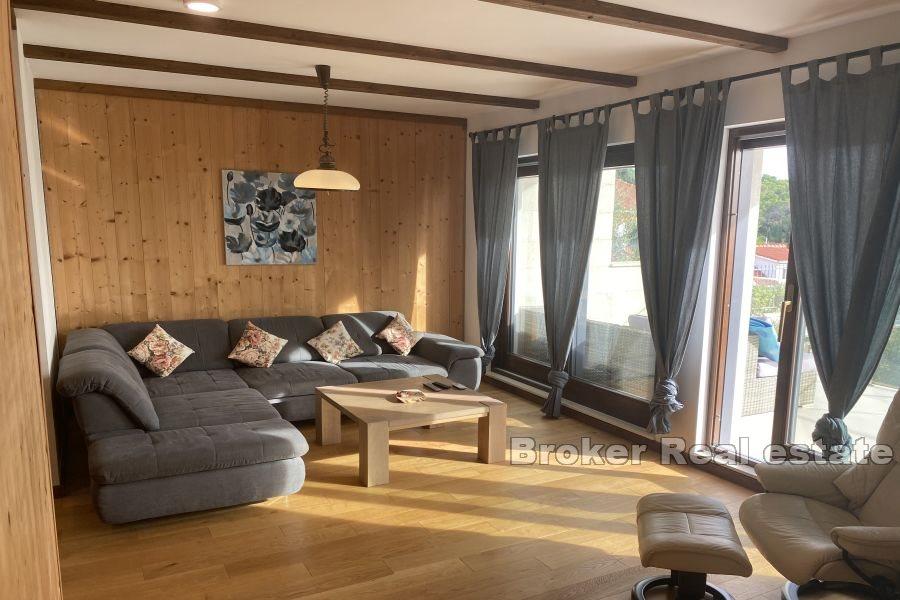 Øya Solta - Leilighetshus med havutsikt