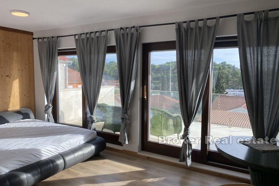 Øya Solta - Leilighetshus med havutsikt