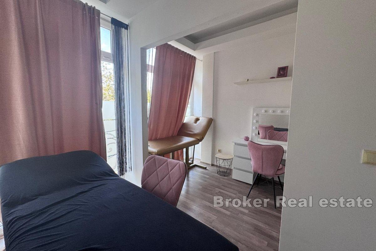 Меблированное офисное помещение