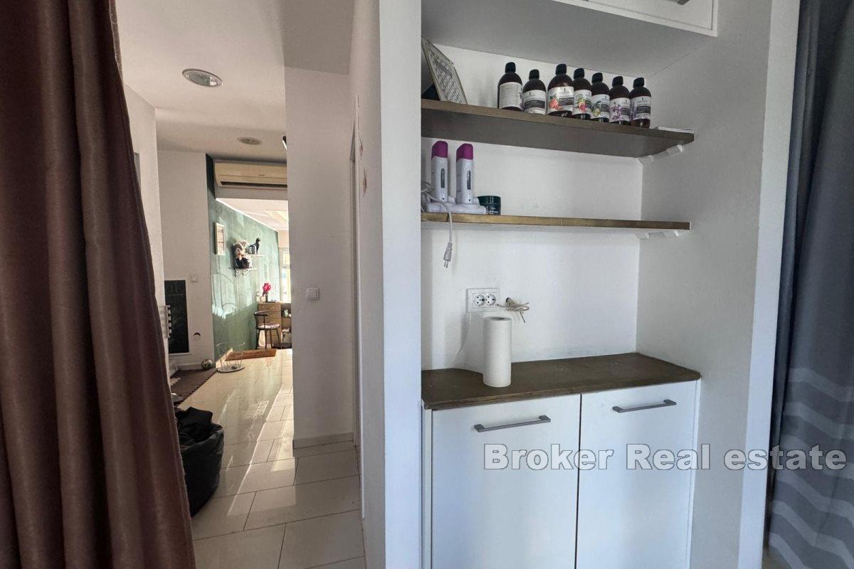 Меблированное офисное помещение