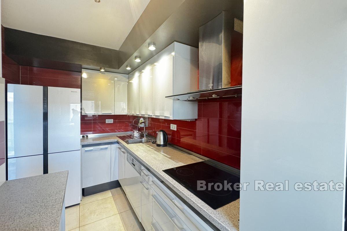 Uređen trosoban apartman