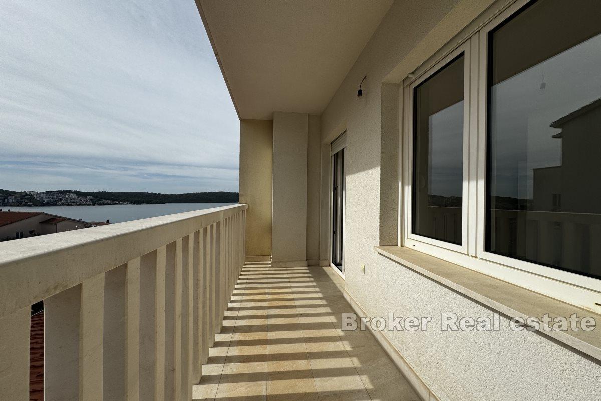 Geräumige Wohnung mit Meerblick