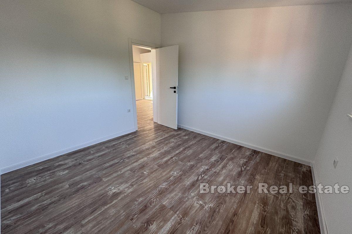 Tři apartmány v blízkosti centra Rogoznice