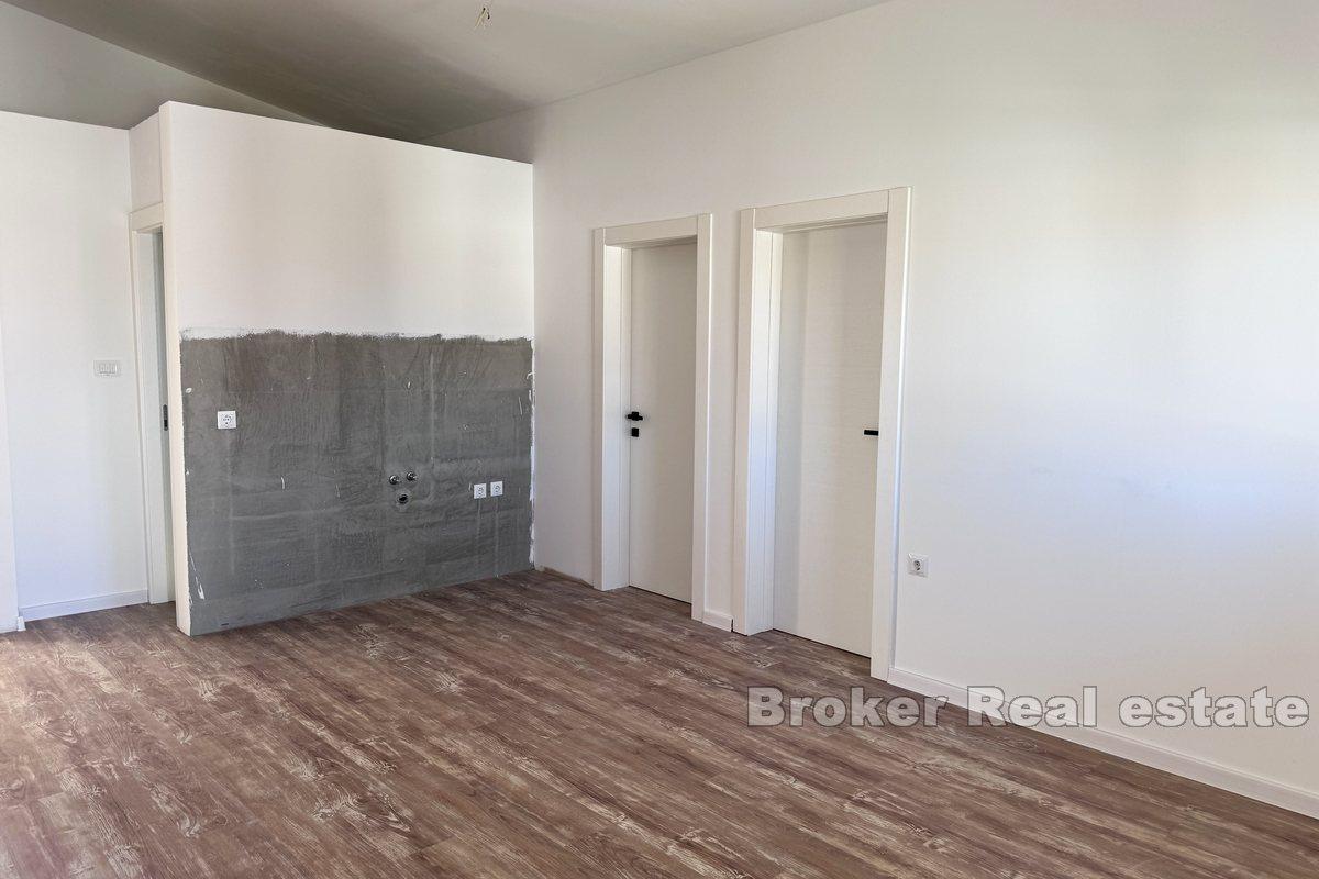 Tři apartmány v blízkosti centra Rogoznice