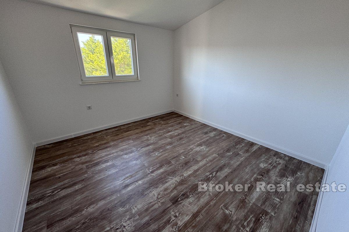 Tři apartmány v blízkosti centra Rogoznice