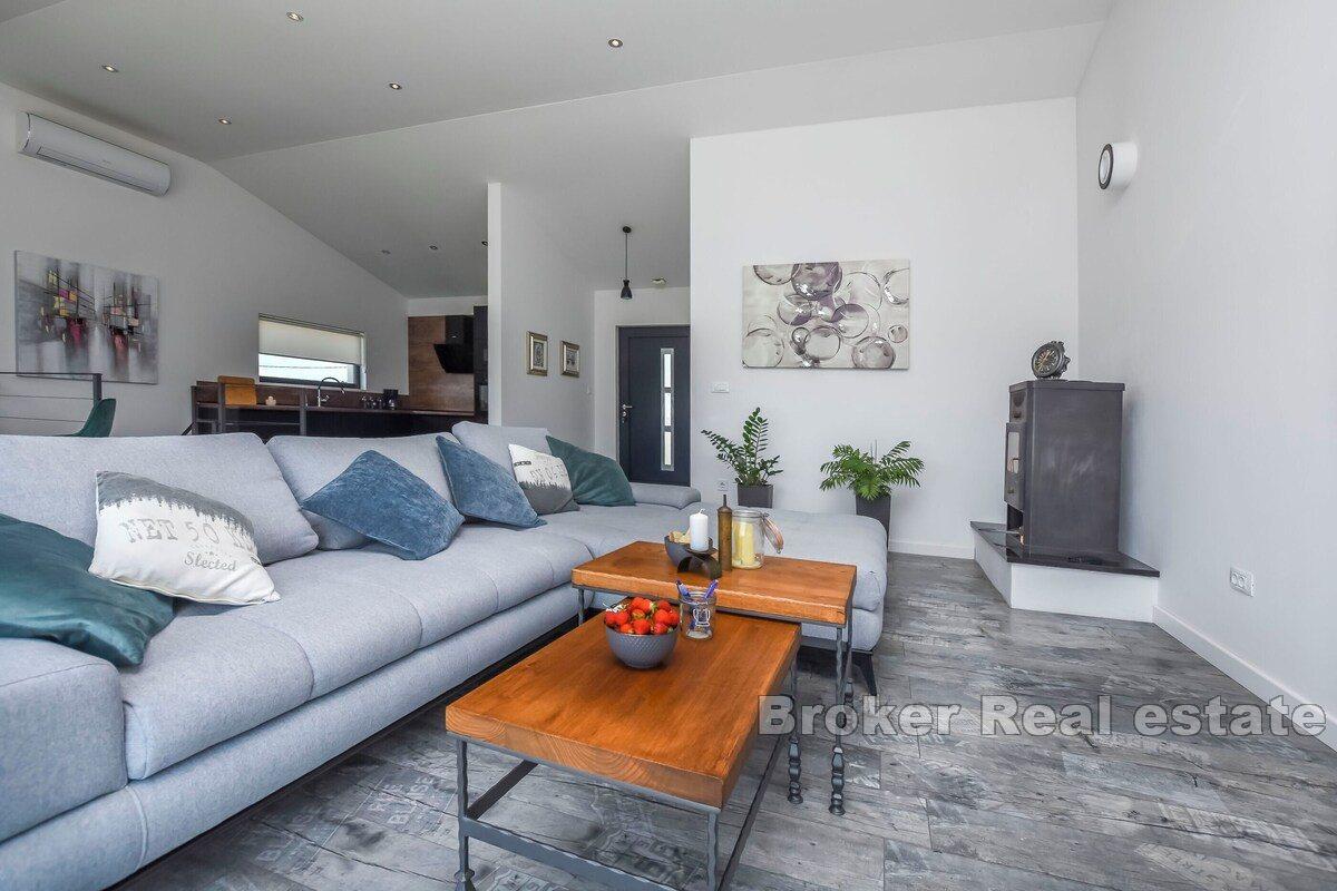 Vila s bazenom na mirnoj lokaciji