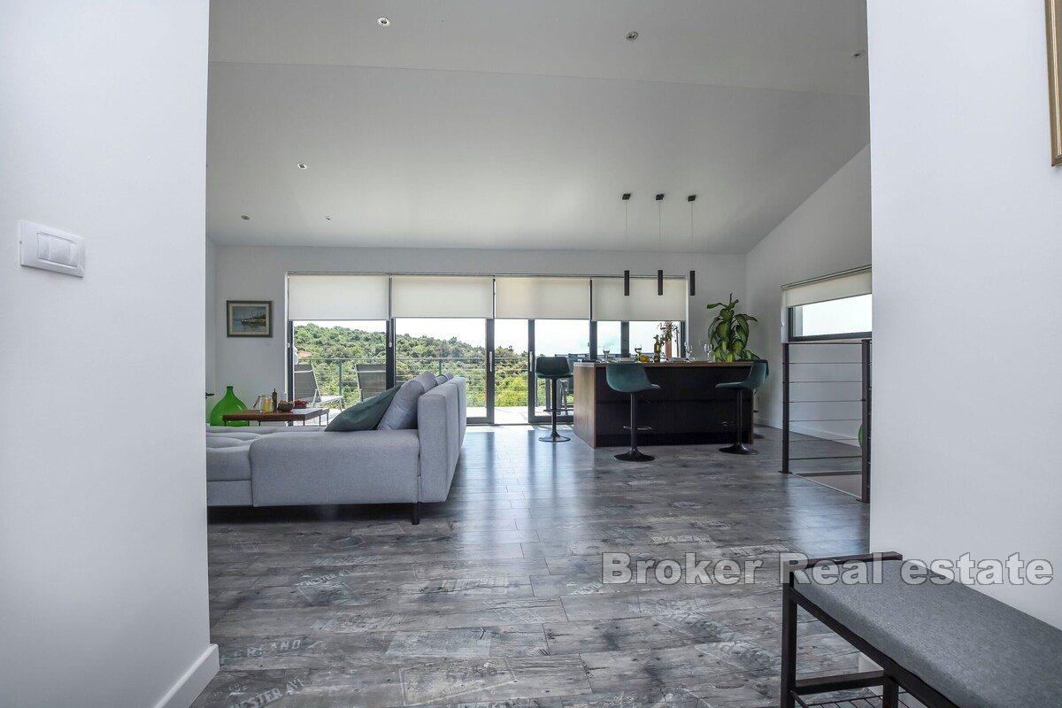 Villa mit Pool in ruhiger Lage