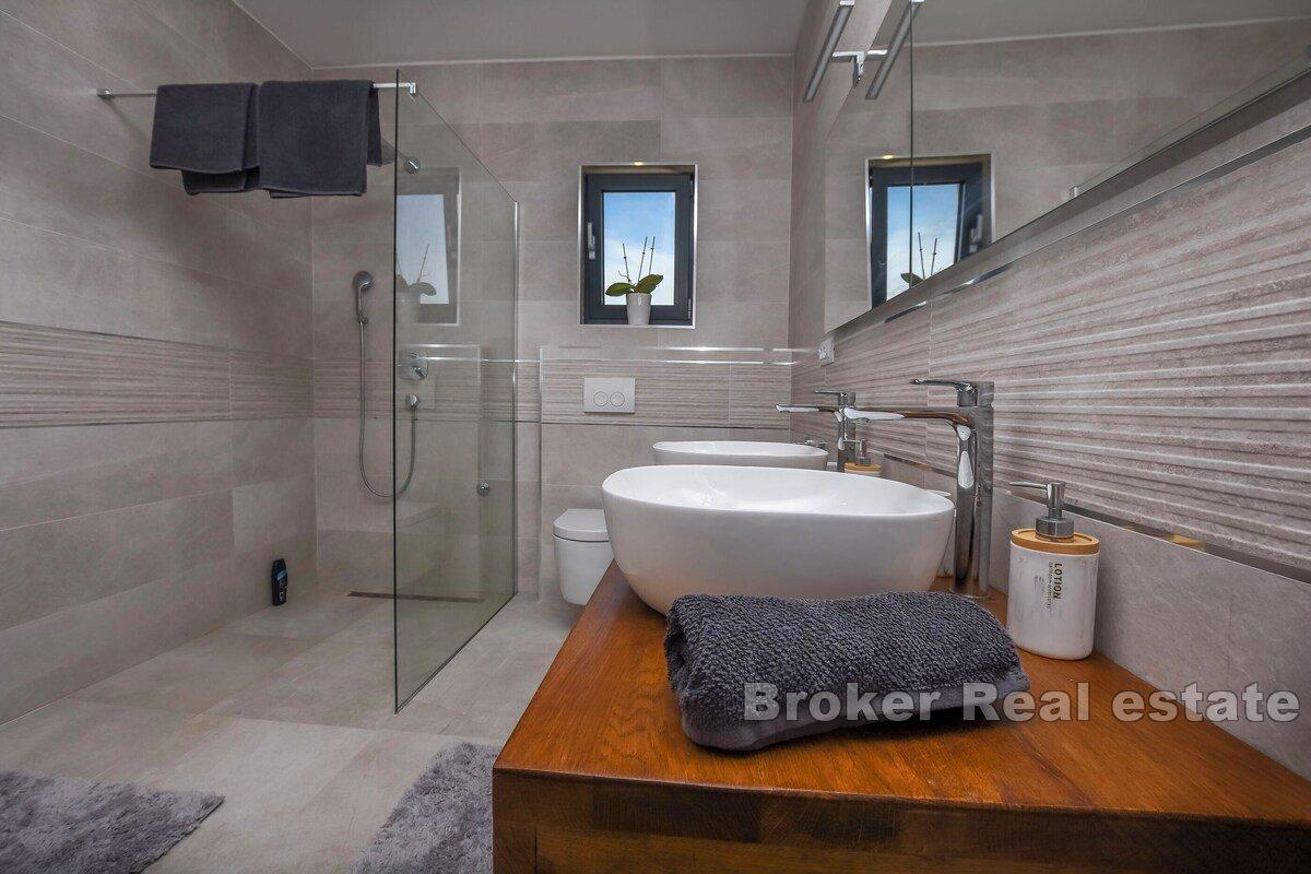 Vila s bazenom na mirnoj lokaciji