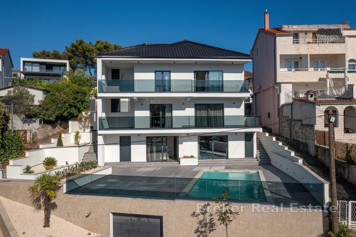 Rogoznica - Vila s bazénom, prvý rad k moru