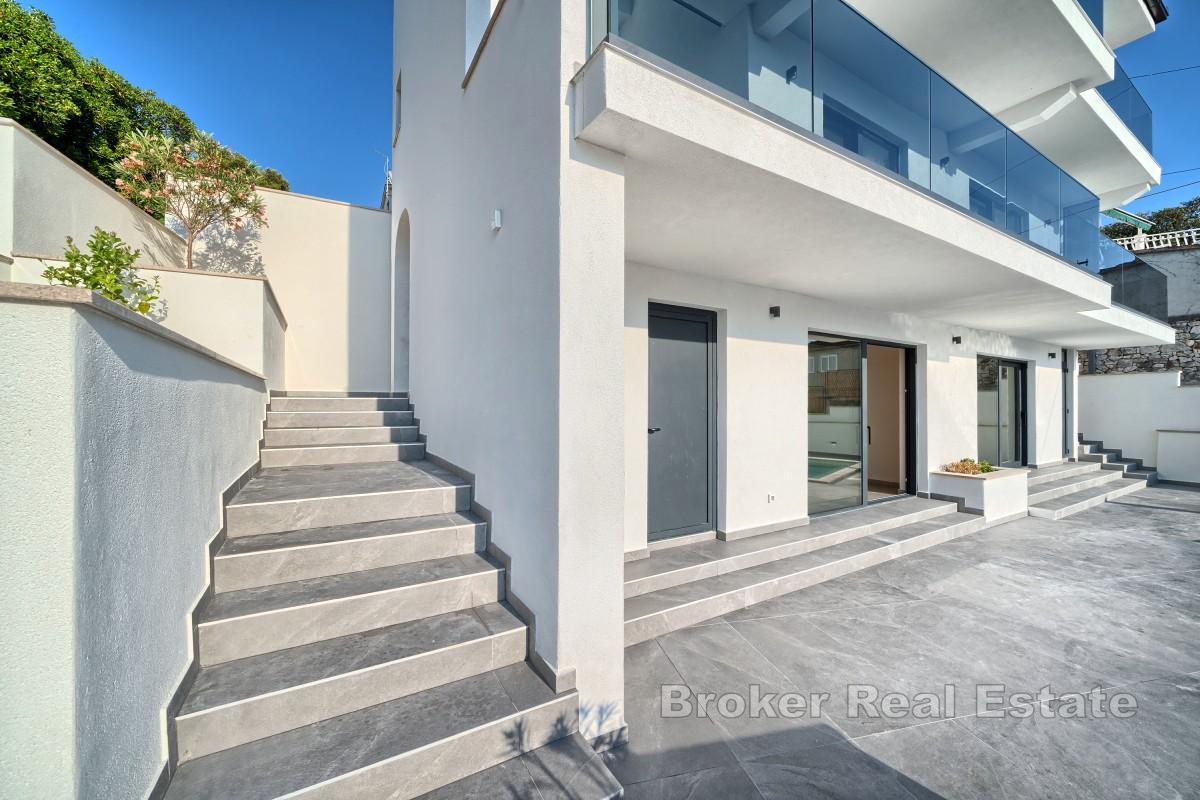 Rogoznica - Vila s bazénom, prvý rad k moru