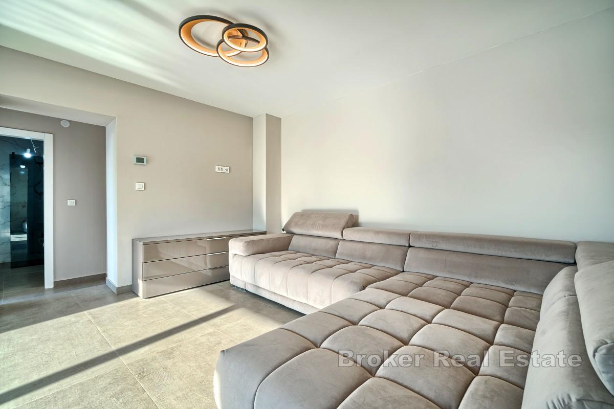 Willa z basenem, pierwszy rząd do morza