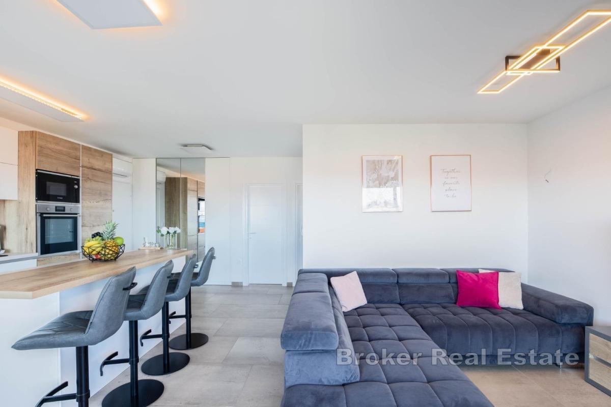 Moderní penthouse se střešní terasou