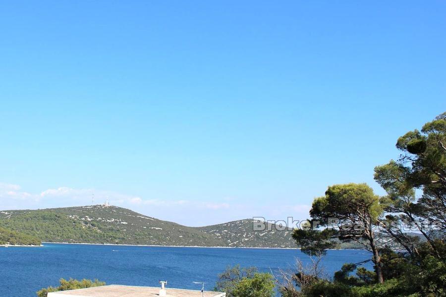 W pobliżu wyspy Murter - Dom na trzech piętrach z widokiem na morze