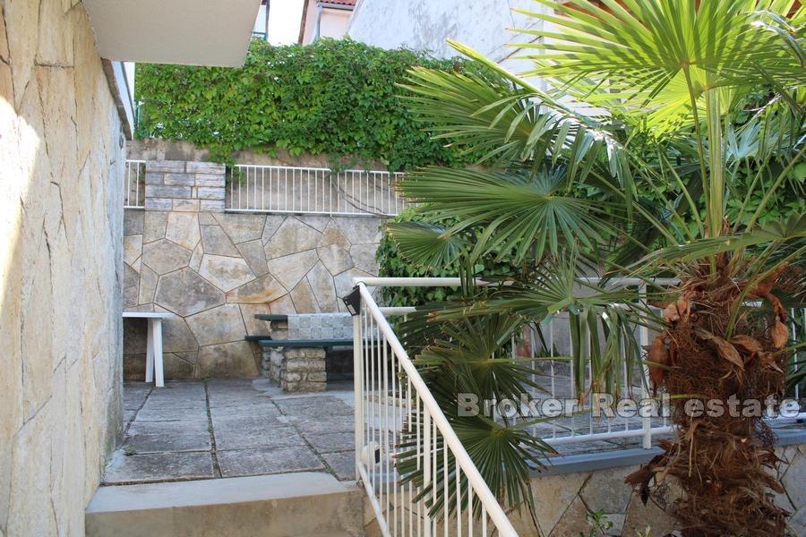 W pobliżu wyspy Murter - Dom na trzech piętrach z widokiem na morze