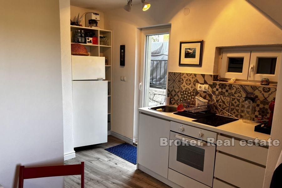 Ön Drvenik - Medelhavsstenhus med havsutsikt