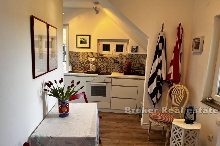 Ön Drvenik - Medelhavsstenhus med havsutsikt