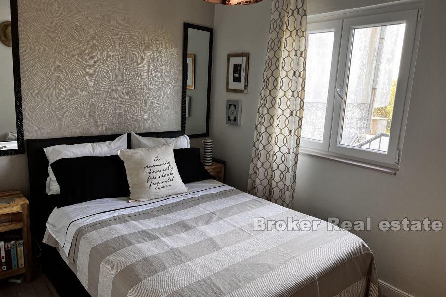 Ön Drvenik - Medelhavsstenhus med havsutsikt