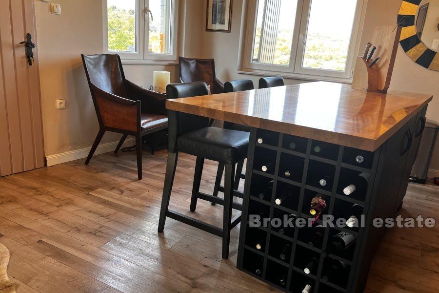 Ön Drvenik - Medelhavsstenhus med havsutsikt