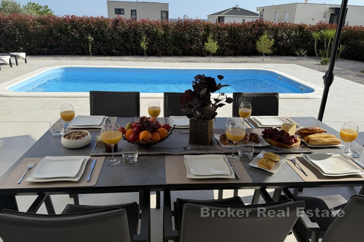 Casa moderna con vista mare