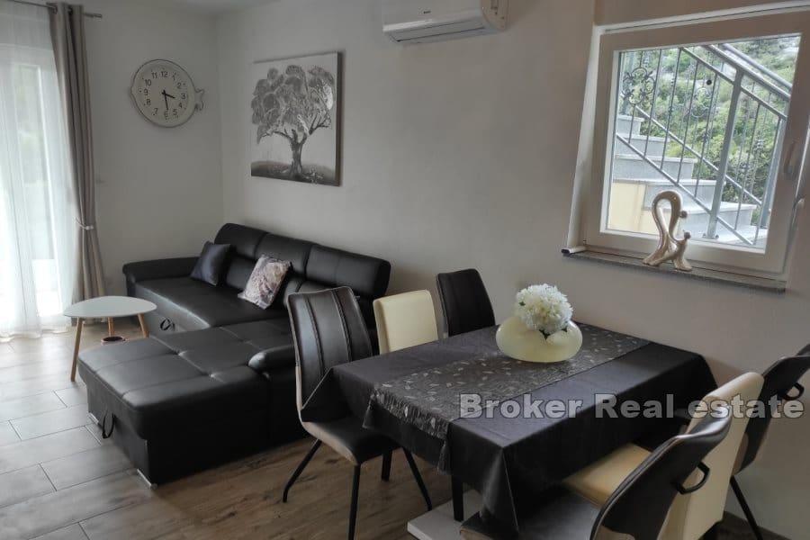 Dom apartamentowy z pięknym widokiem na morze