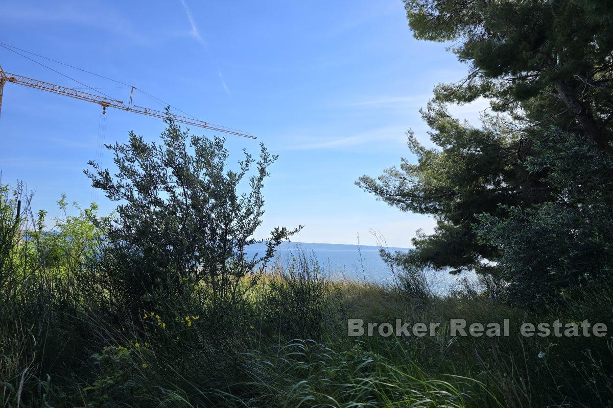 Grundstück mit Panoramablick auf das Meer