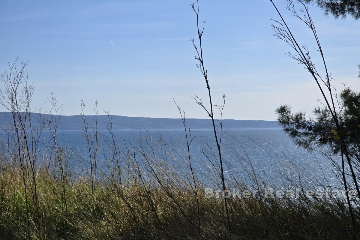 Grundstück mit Panoramablick auf das Meer