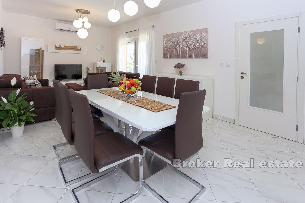 Dům s otevřeným výhledem na moře