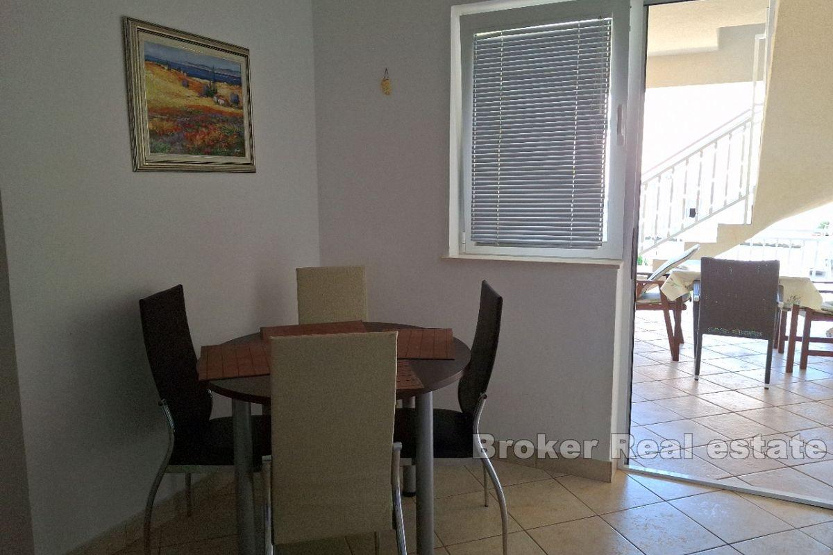 Dom apartamentowy z widokiem na morze