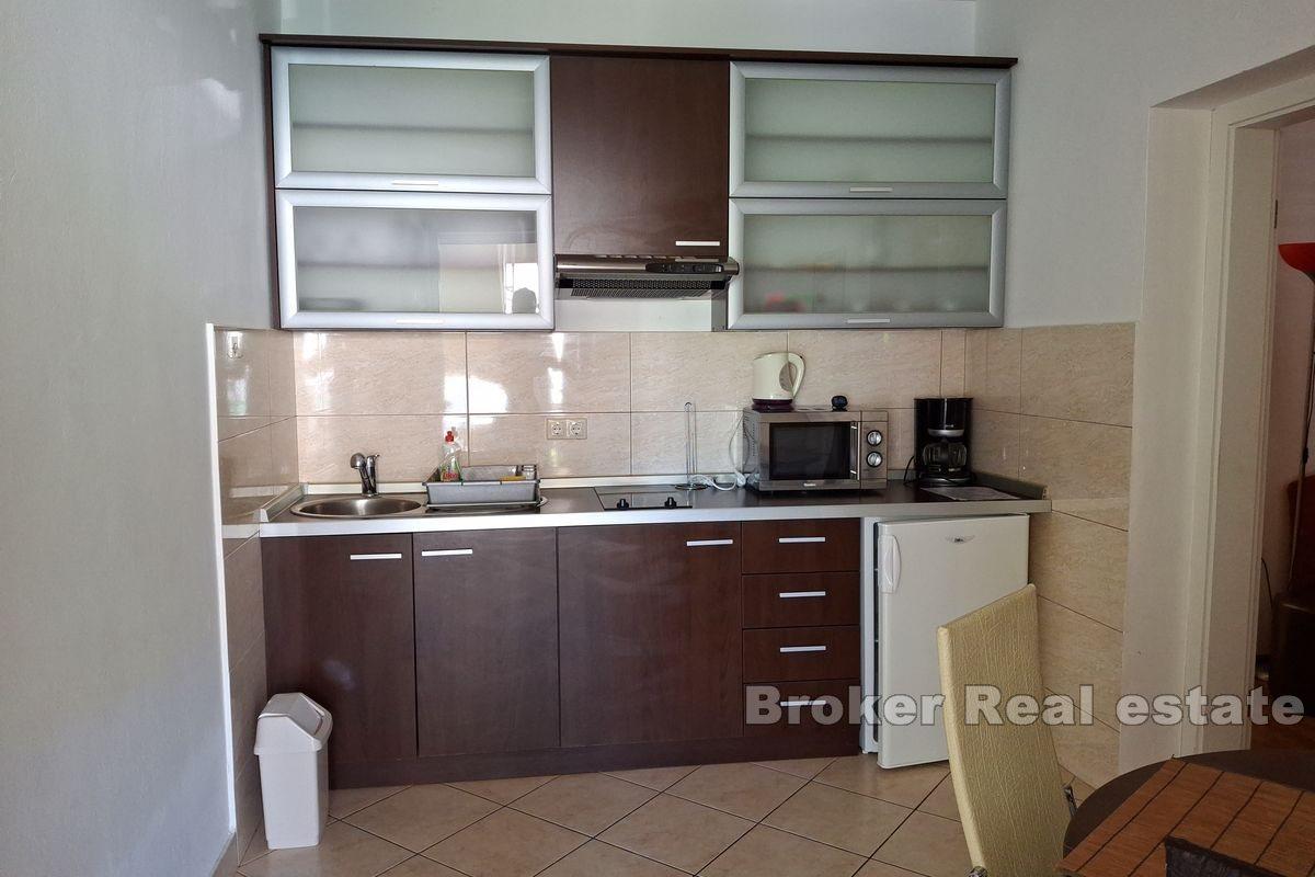 Dom apartamentowy z widokiem na morze
