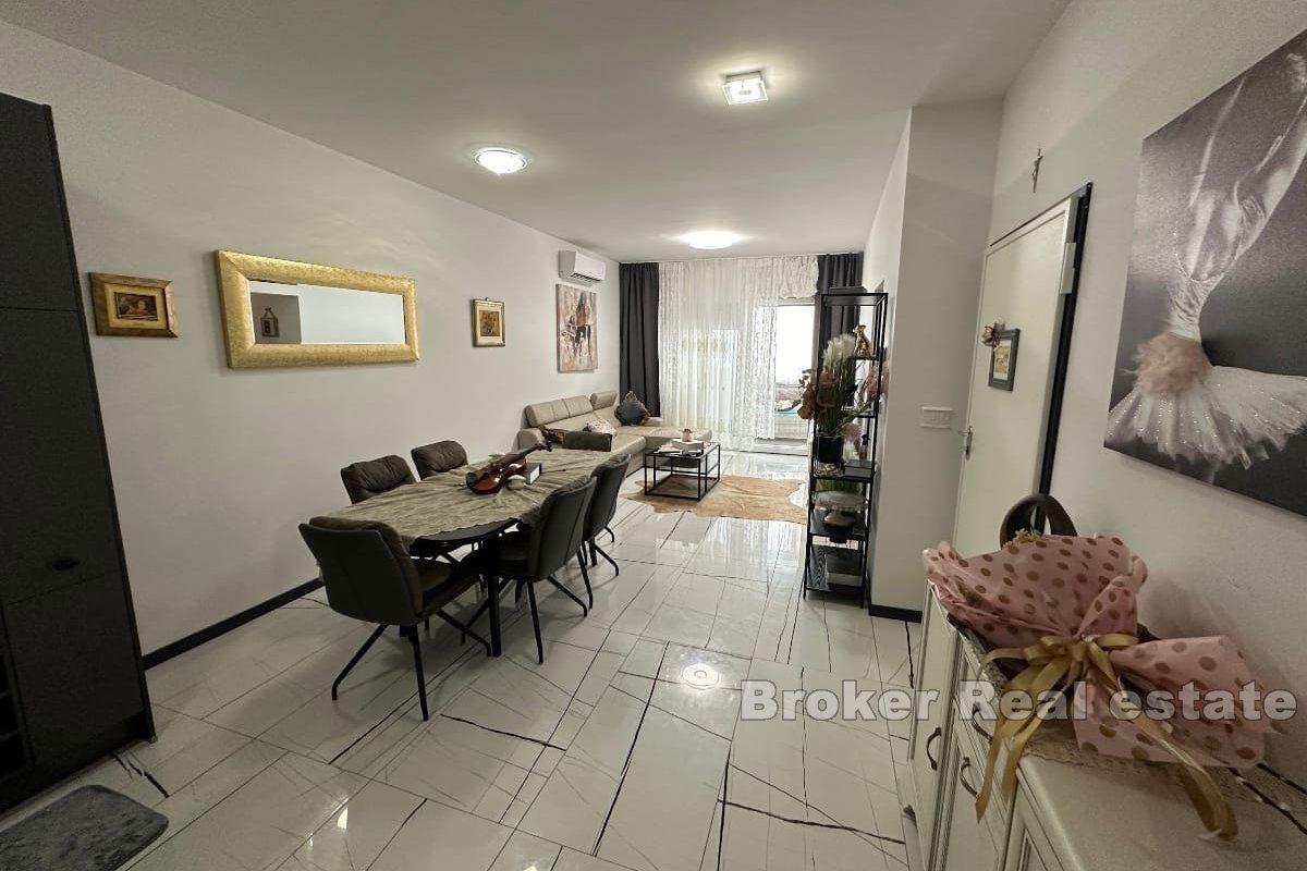 Appartamento arredato in stile moderno