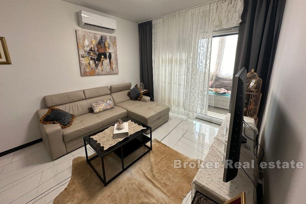 Appartamento arredato in stile moderno