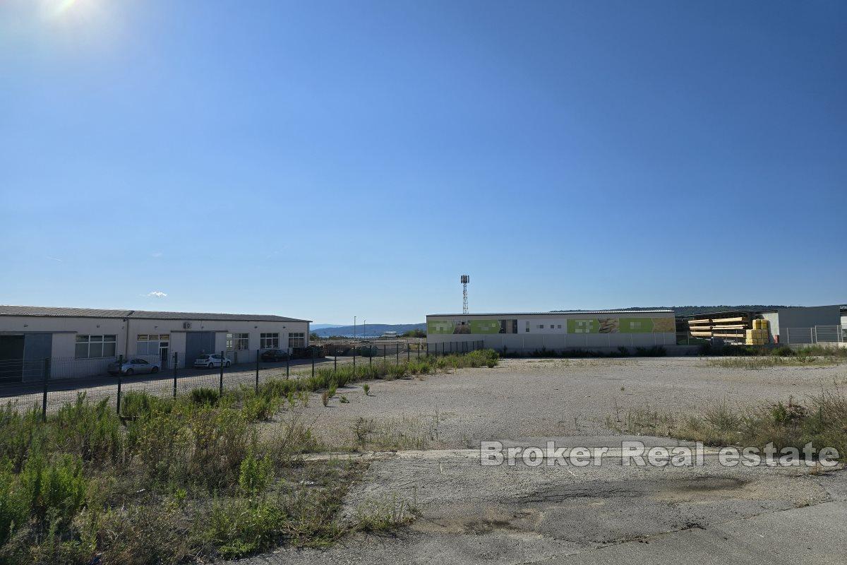 Stavební pozemek pro podnikatelské účely