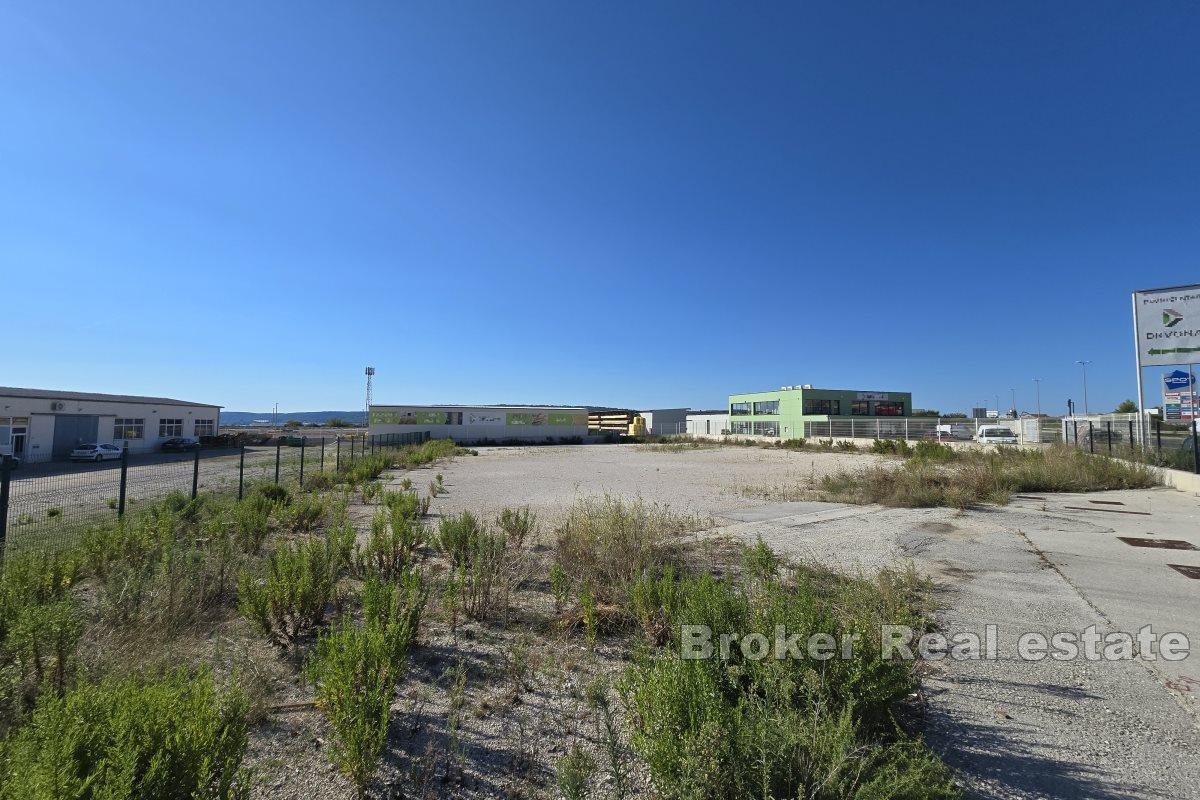 Stavební pozemek pro podnikatelské účely