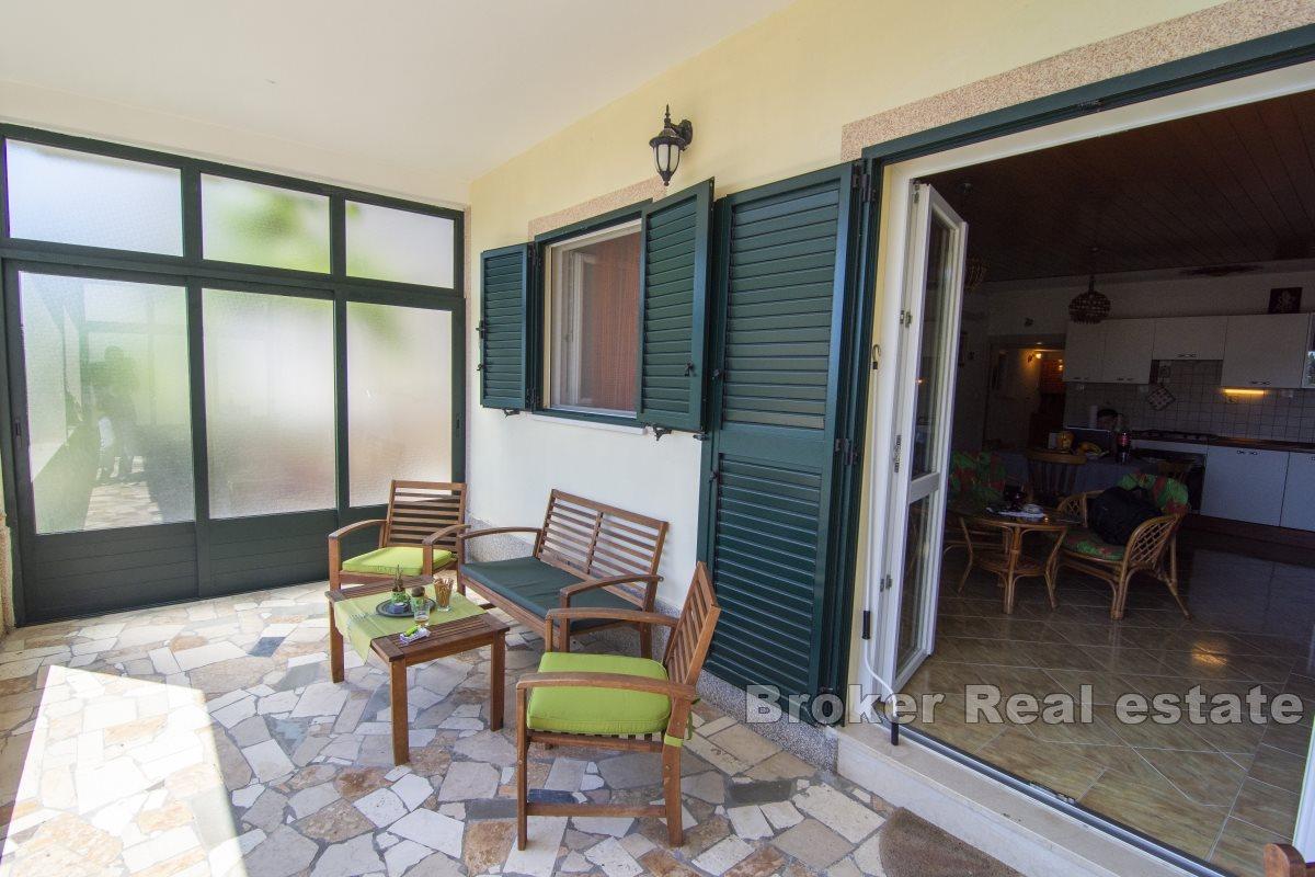 Apartmenthaus mit Meerblick