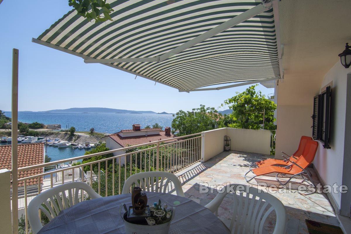 Apartmenthaus mit Meerblick