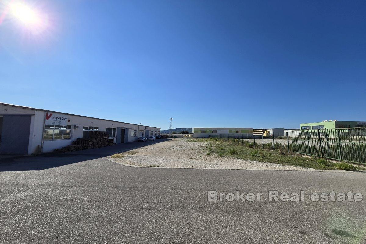 Terreno edificabile ad uso commerciale