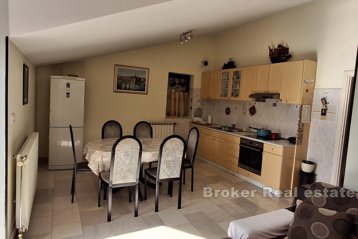 Three-room apartment in a great location