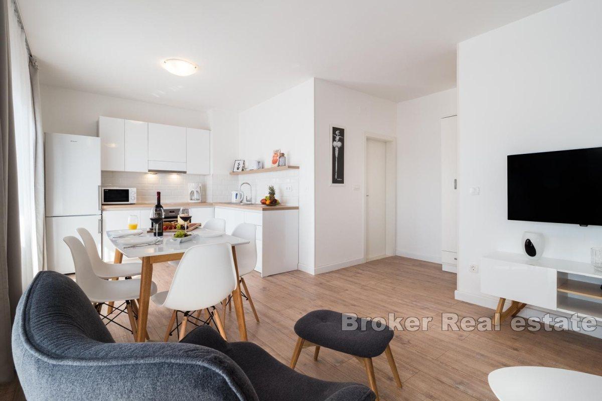 Nowoczesny apartament w pierwszym rzędzie od morza