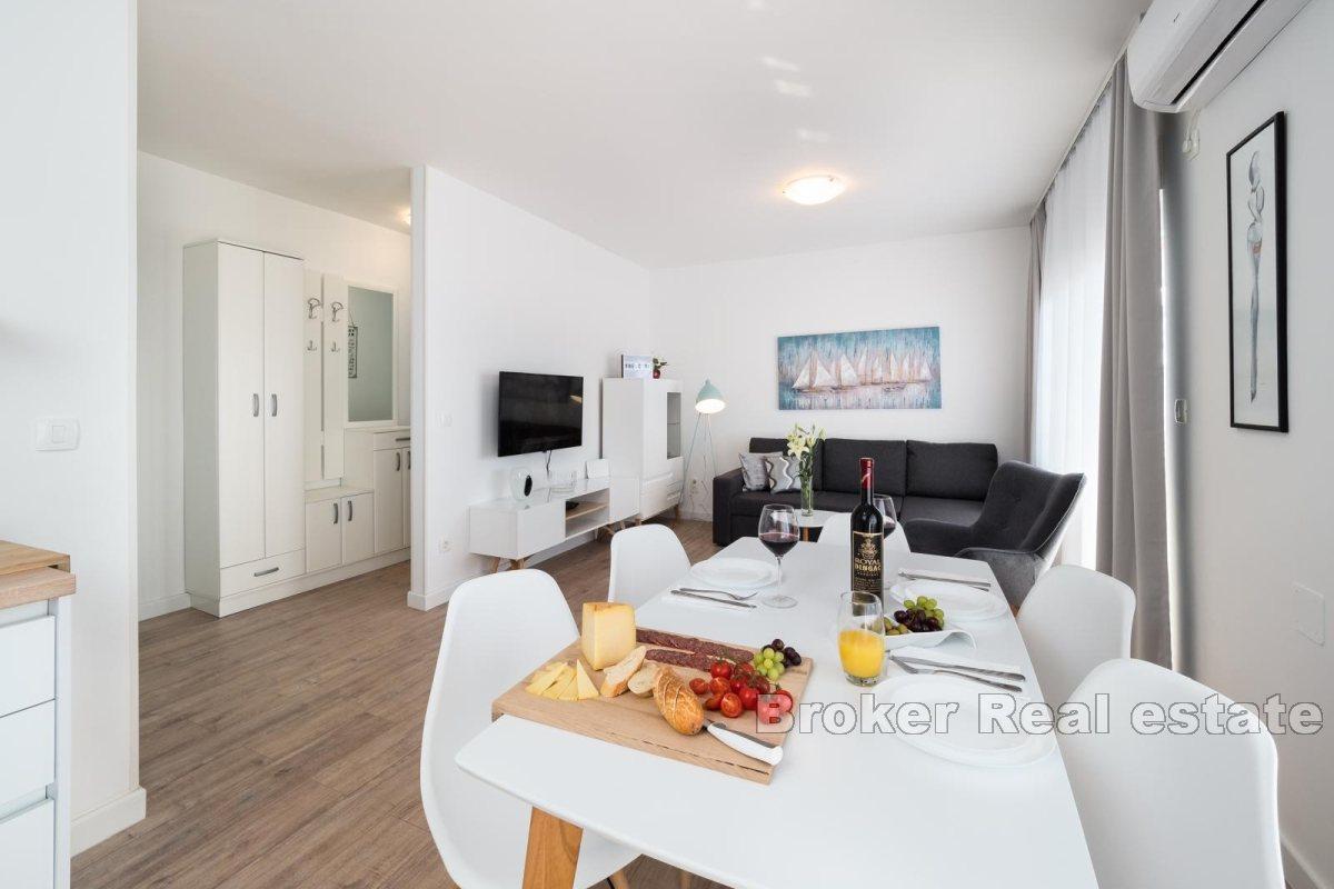 Nowoczesny apartament w pierwszym rzędzie od morza