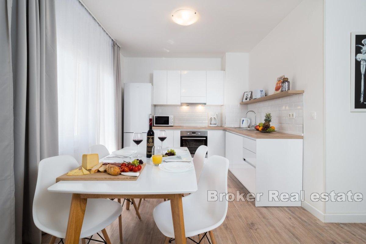 Nowoczesny apartament w pierwszym rzędzie od morza