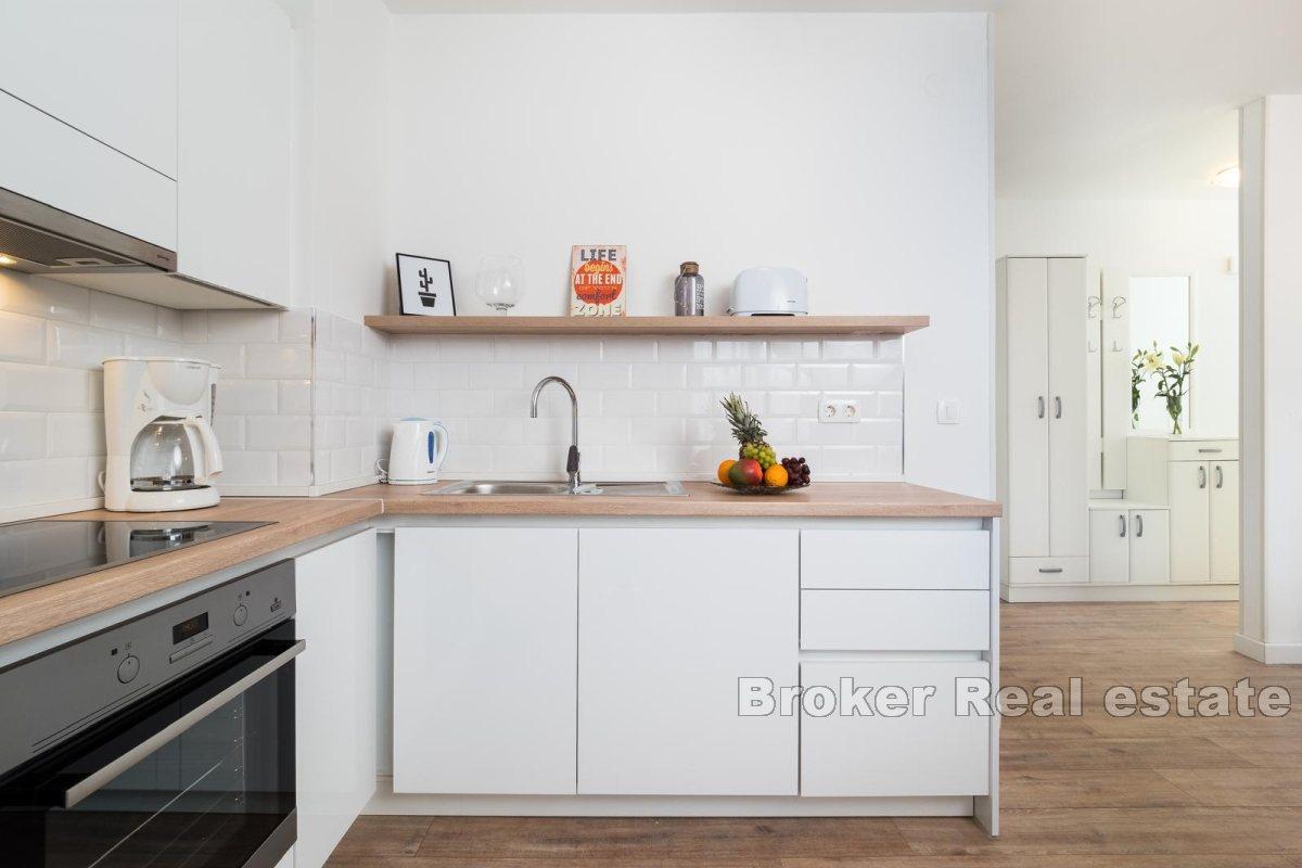 Nowoczesny apartament w pierwszym rzędzie od morza