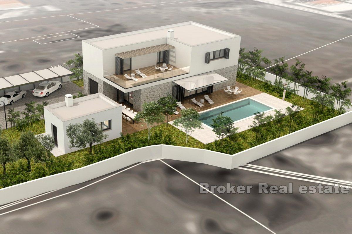 Maison inachevée avec piscine